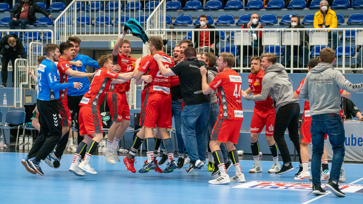 TUSEM feiert Punktgewinn gegen die Recken