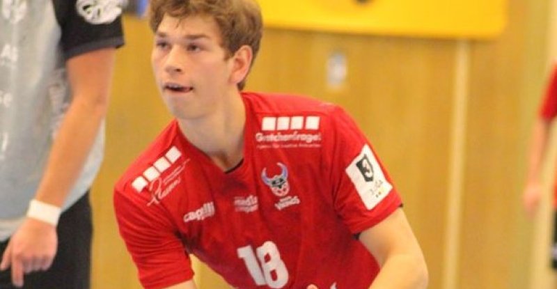 TUSEM verpflichtet Linksaußen Lukas Becher